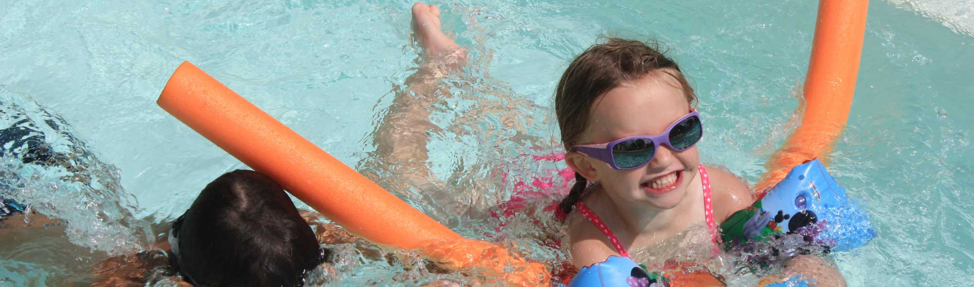 enfant piscine camping padirac rocamadour